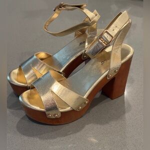 Bamboo Gold Metallic Platform Block Heel Sandals - Women's Sz 6 1/2